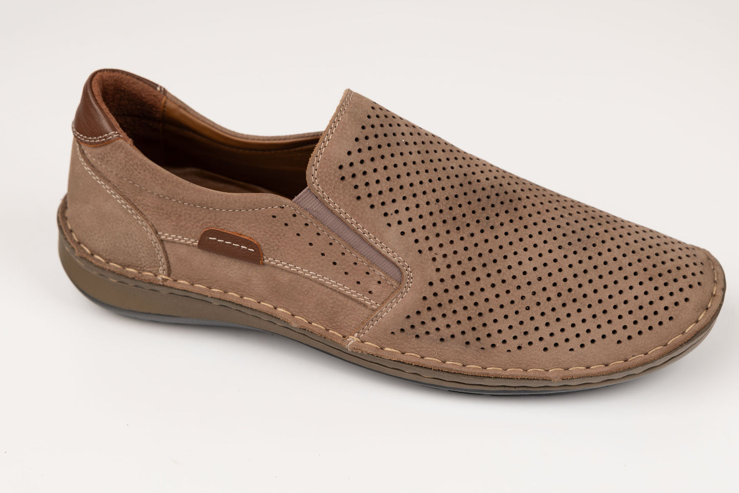 Pantofi barbati piele naturală 1-106 Maro perforat (40-45)