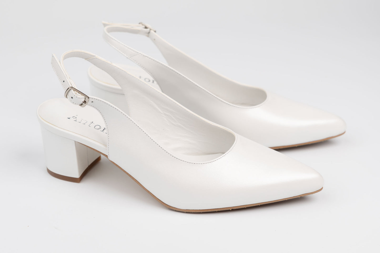 Pantofi dama decupati eleganti din piele naturala ANTONIO 4176 Alb 33-42
