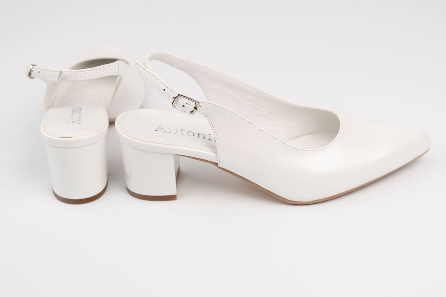 Pantofi dama decupati eleganti din piele naturala ANTONIO 4176 Alb 33-42
