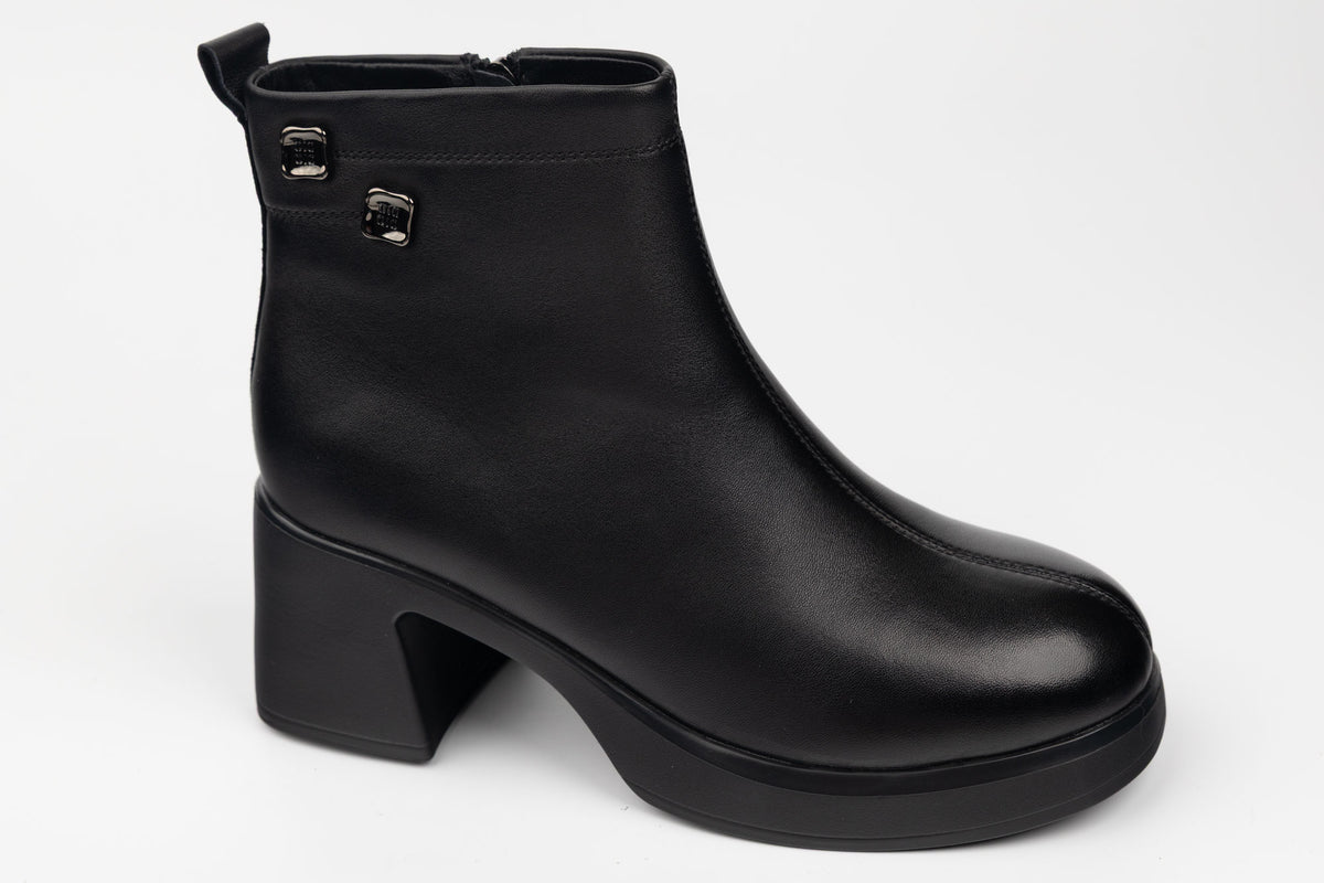 Ghete damă piele naturală BETINA 53221 N box (36-40)