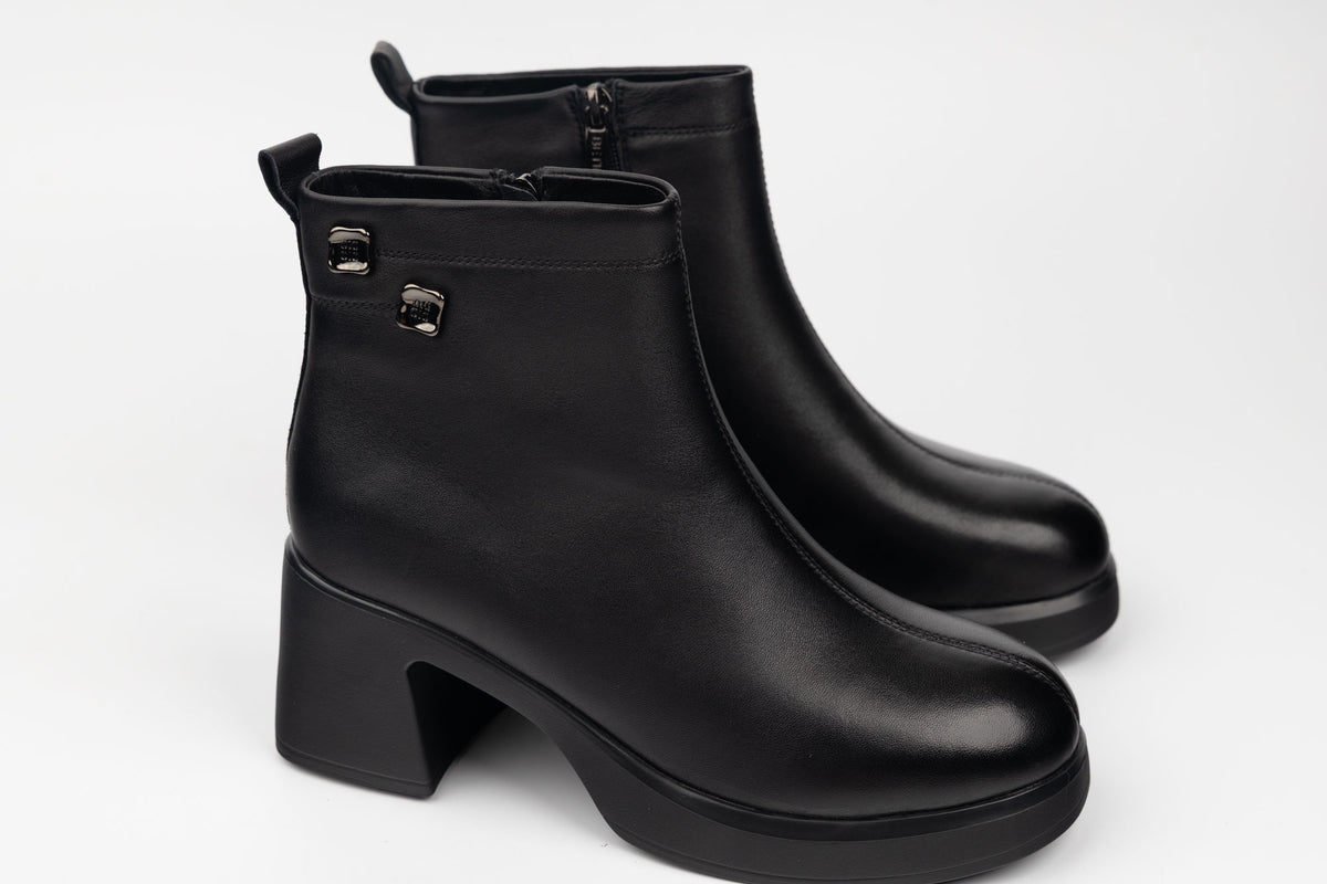 Ghete damă piele naturală BETINA 53221 N box (36-40)