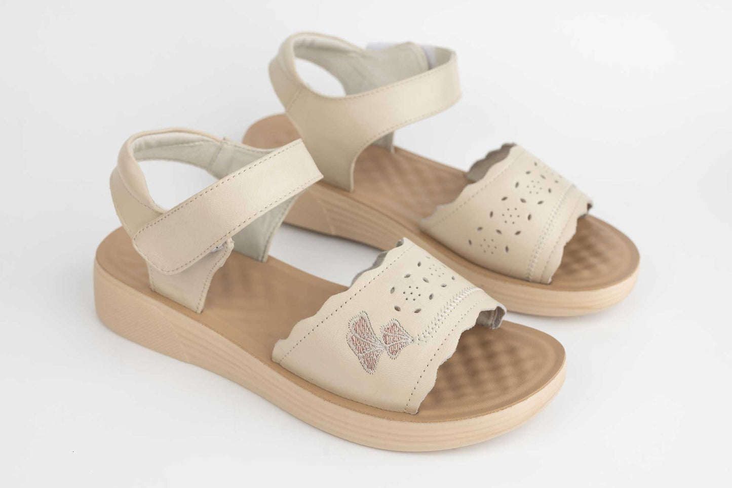 Women's sandals made of genuine leather FORMAZIONE 81-19 Cream