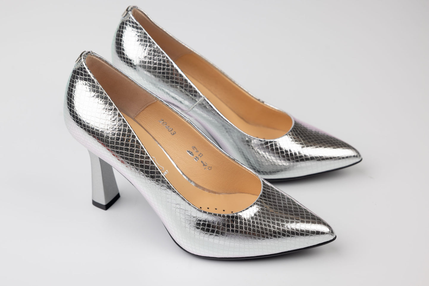 Pantofi damă piele naturală SALA 20639 Argintiu