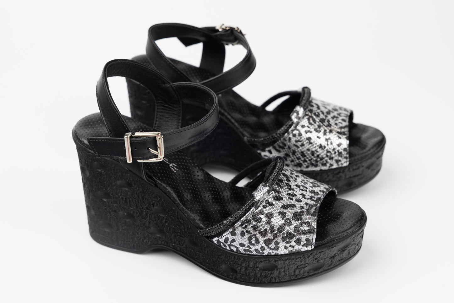 Women's sandals made of genuine leather LSD 694 N silver