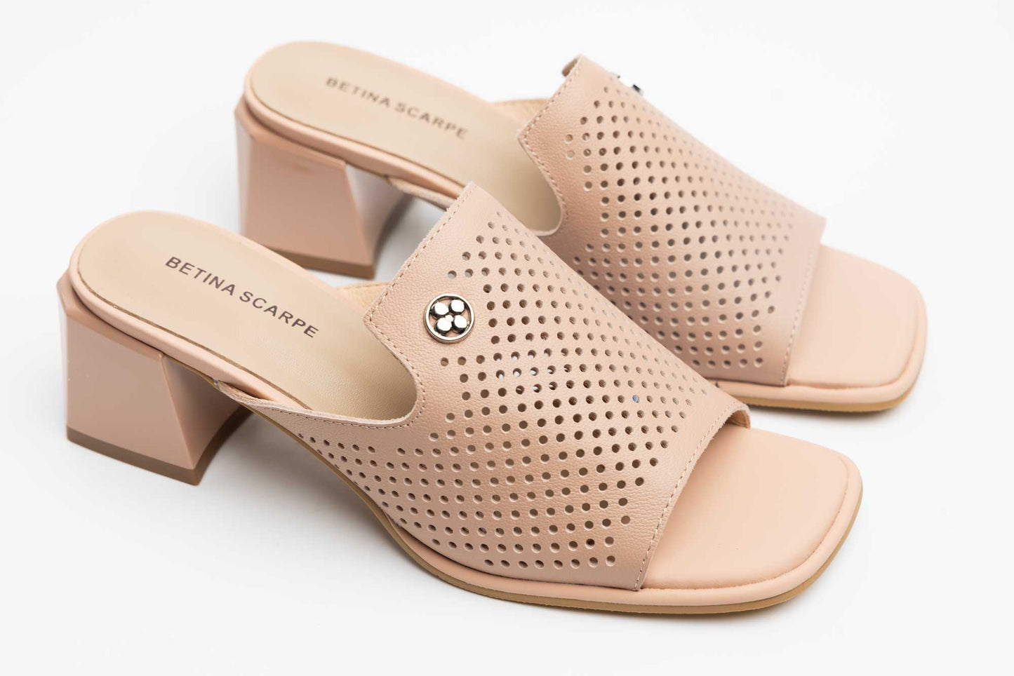 Women's clogs made of natural leather, studded with BETINA 27096 Apricot