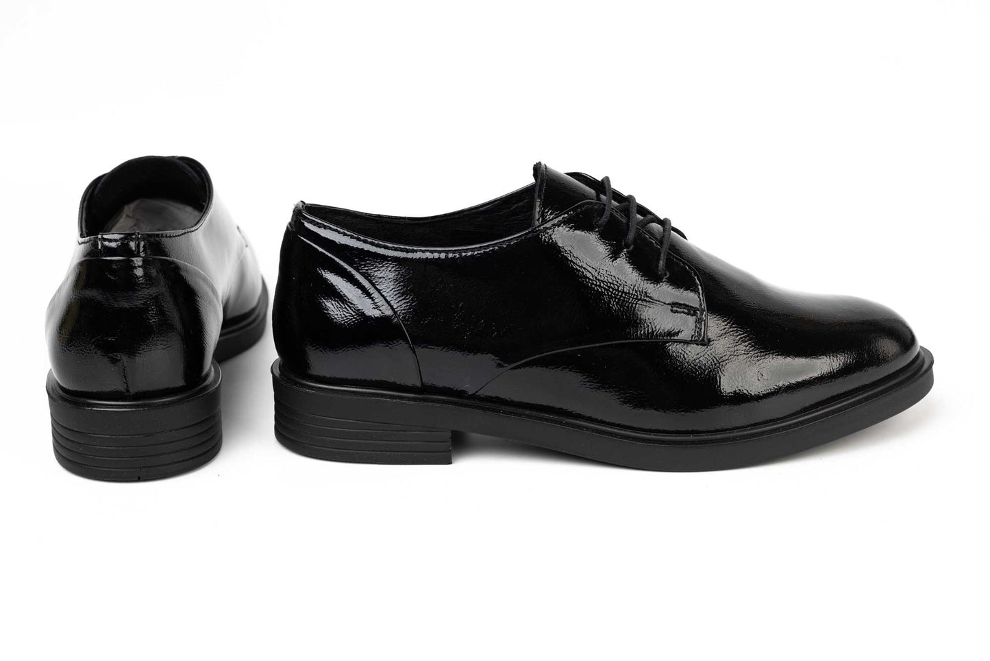 Women's shoes made of natural patent leather CATALI 605 N lacquer