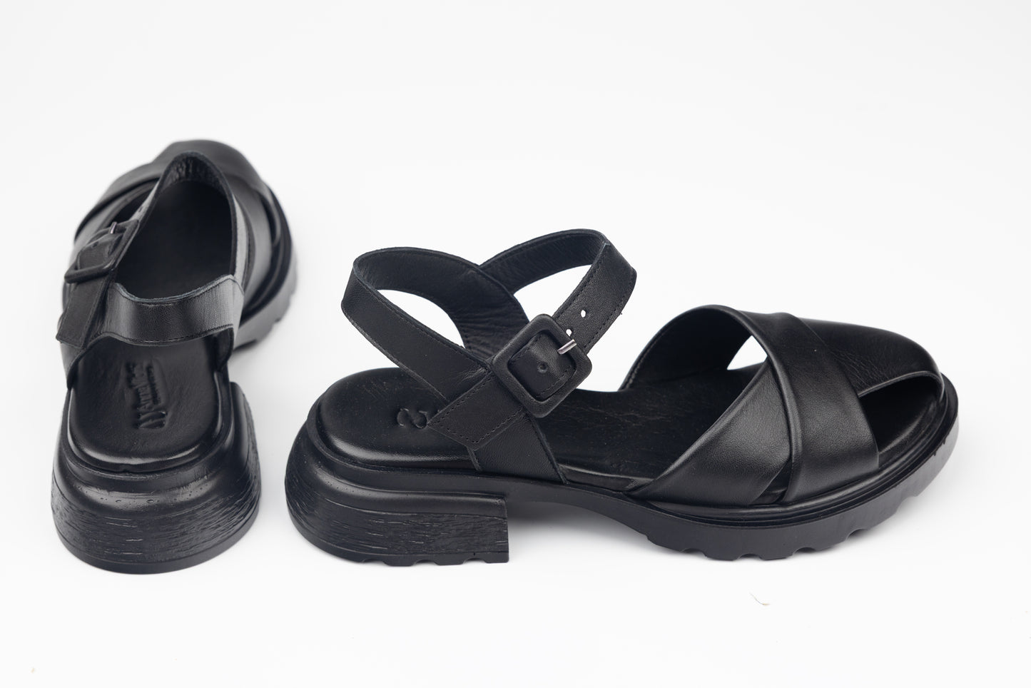 Women's sandals made of natural leather ANNA VIOTI 1090 n