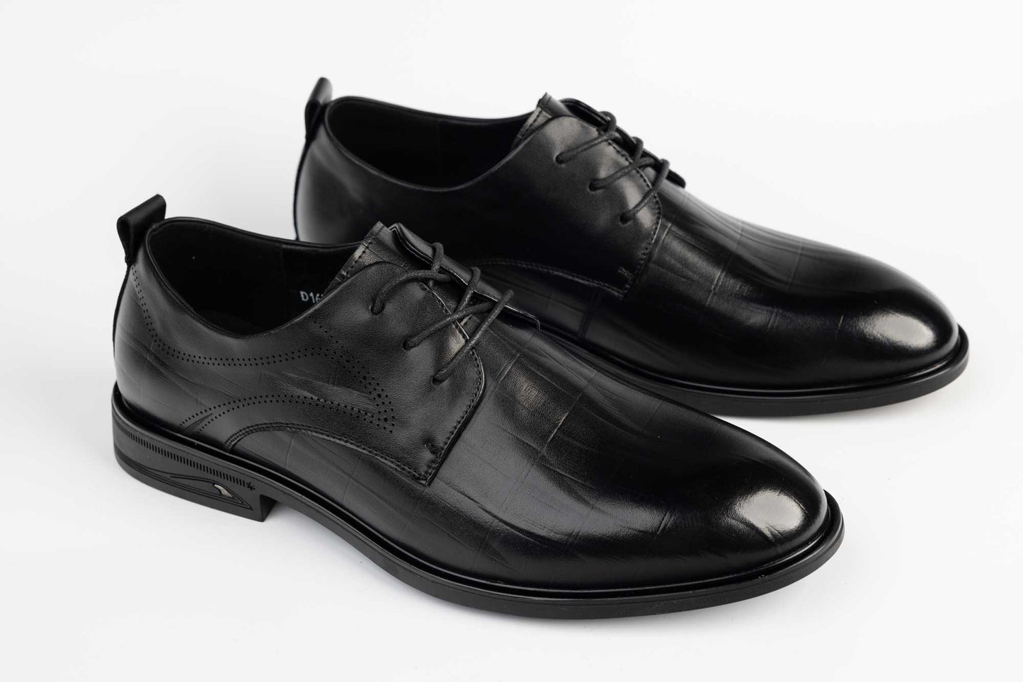 Elegant men's shoes made of genuine leather MELS 16330 N