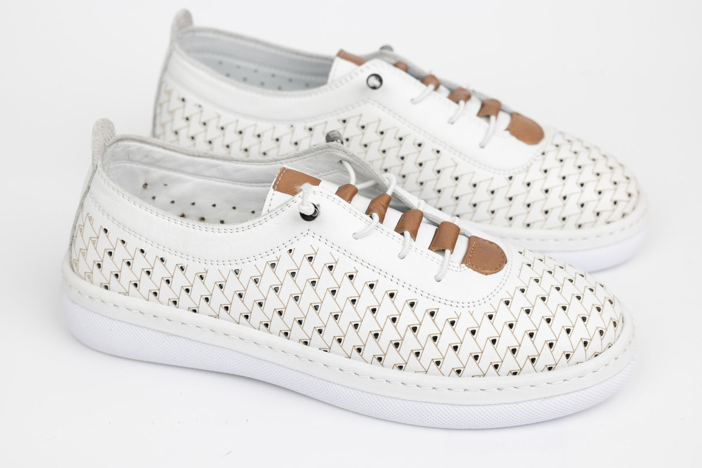 Pantofi dama piele naturală perforata JOHAN 6020 Alb