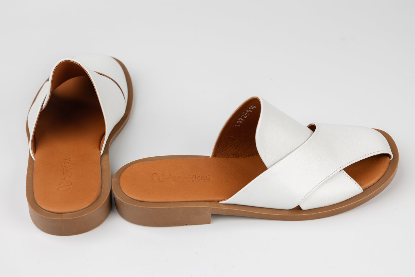 Women's genuine leather clogs ANNA VIOTI 1092 White