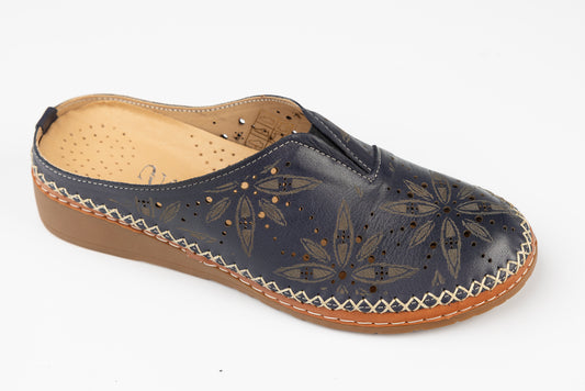 Women's genuine leather clogs ANNA VIOTI 04215 Blue