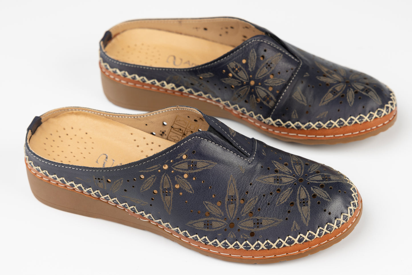 Women's genuine leather clogs ANNA VIOTI 04215 Blue