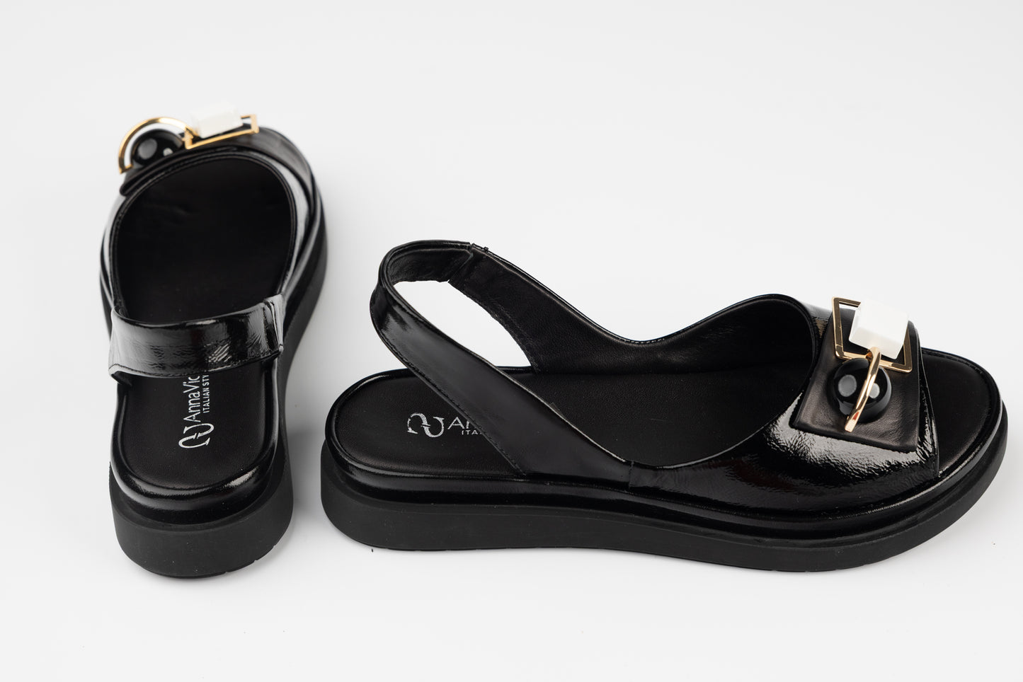 Women's sandals made of natural leather ANNA VIOTI 30-07 N