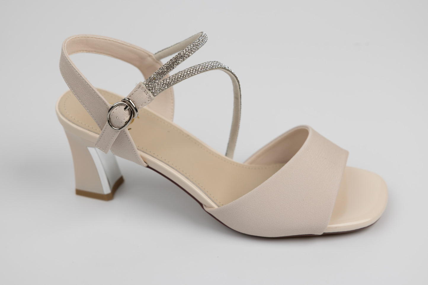 Women's sandals FORMAZIONE 2996 Cream