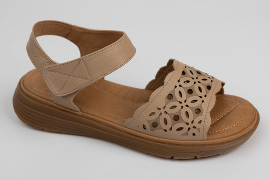 Women's sandals made of genuine leather FORMAZIONE 33177 Apricot