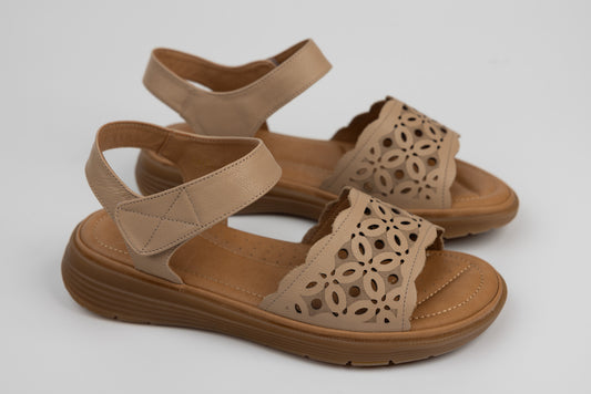 Women's sandals made of genuine leather FORMAZIONE 33177 Apricot