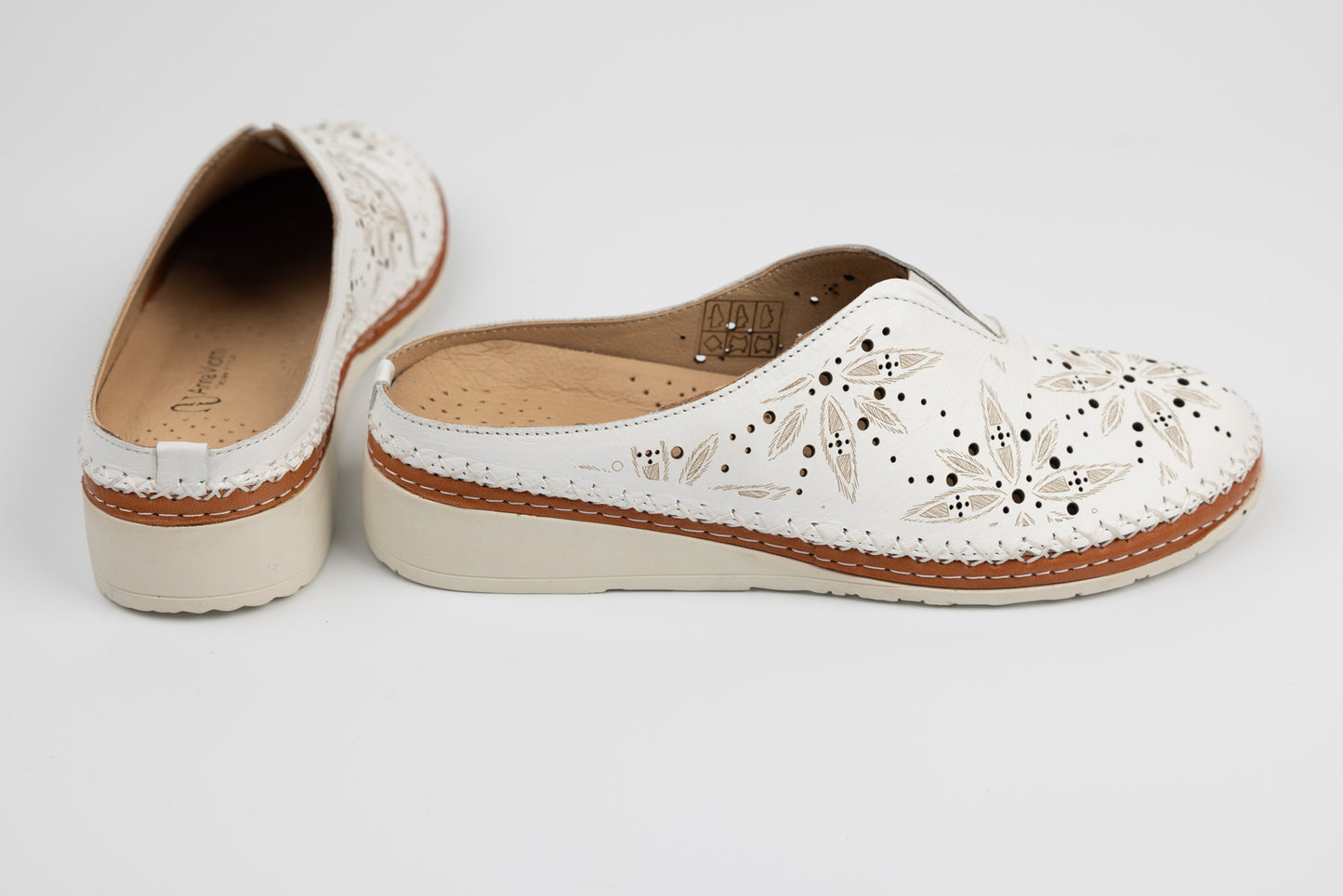 Women's genuine leather clogs ANNA VIOTI 04215 White