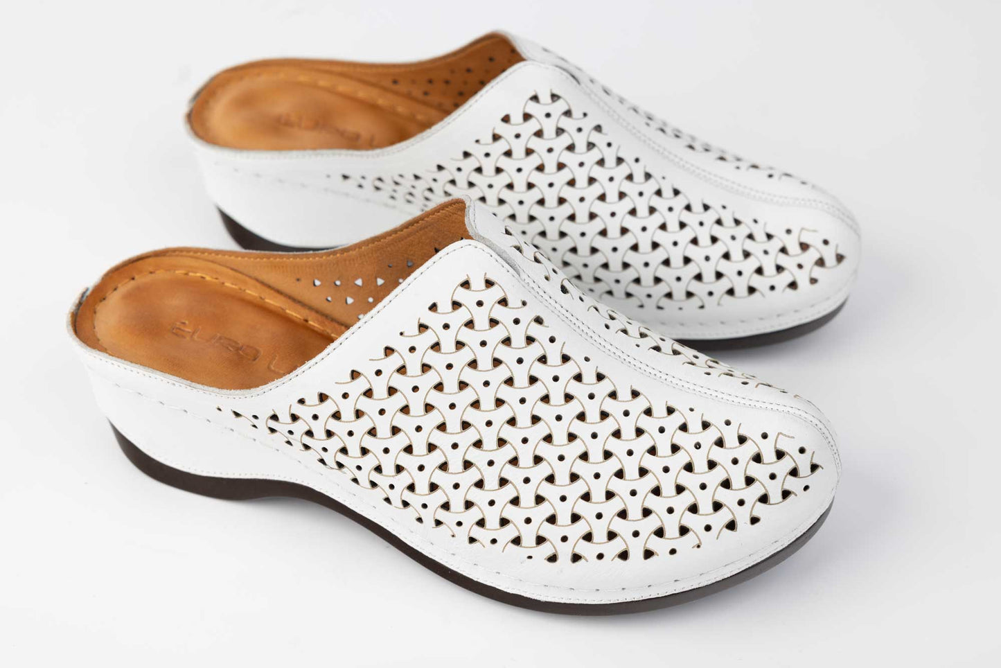 Women's perforated clogs made of natural leather LSD 528 White