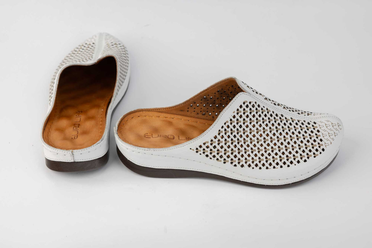 Women's perforated clogs made of natural leather LSD 321 White