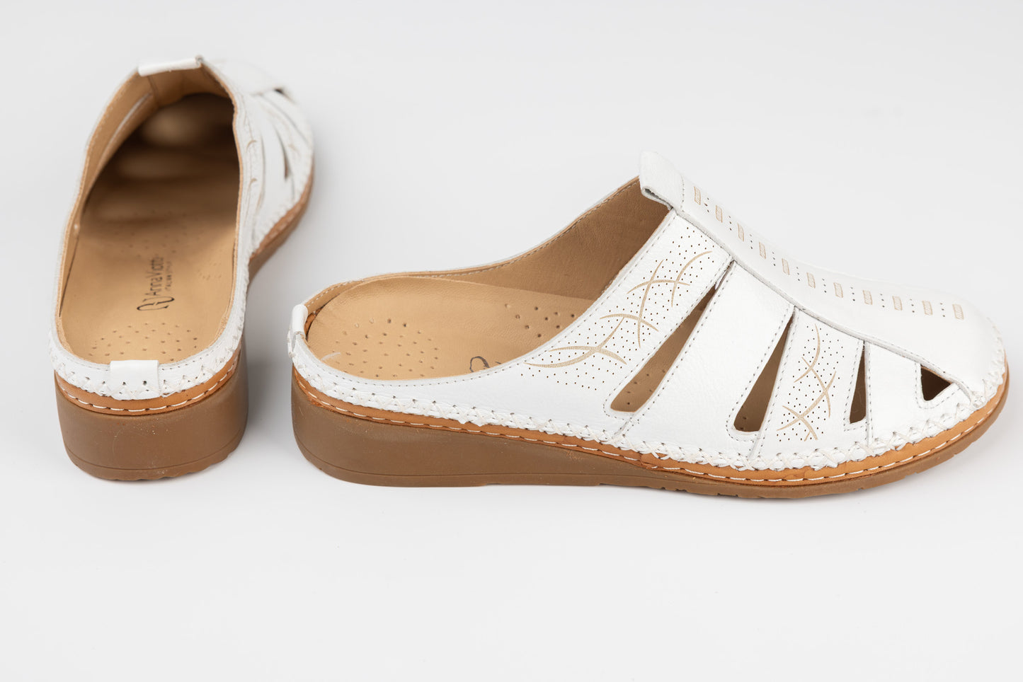 Women's genuine leather clogs ANNA VIOTI 04187 White