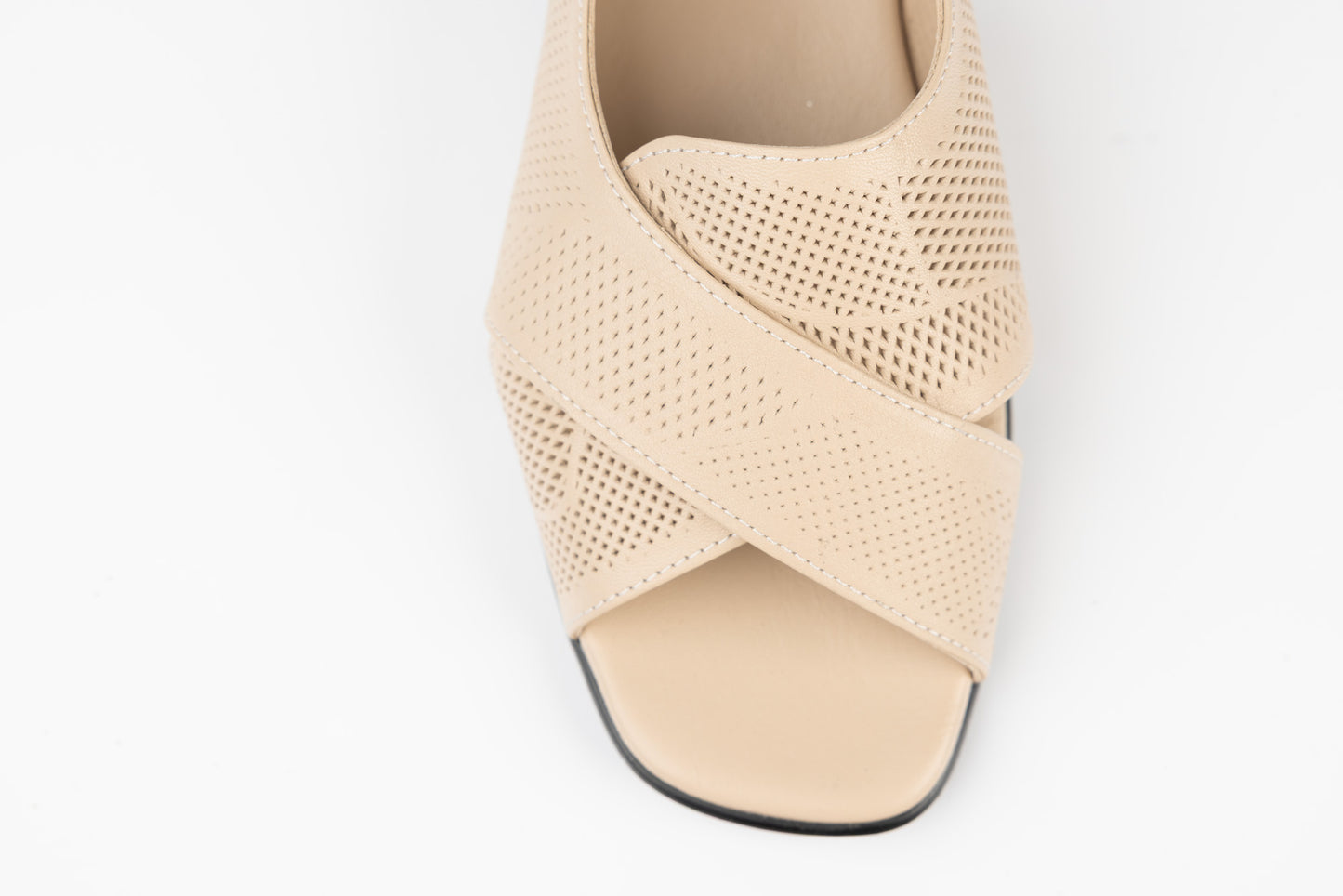 Women's genuine leather sandals LSD 1000 Beige