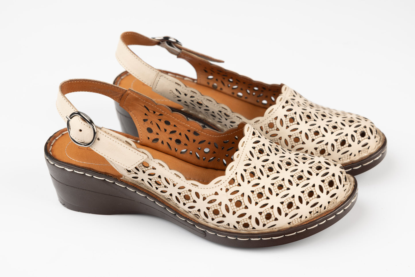 Women's genuine leather sandals LSD 6120 Beige