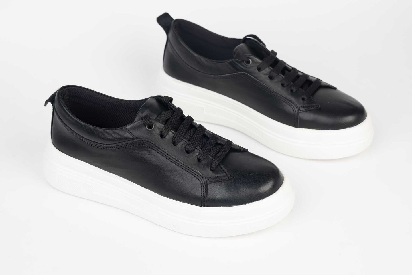 Women's casual shoes made of genuine leather JOHAN 1133 N