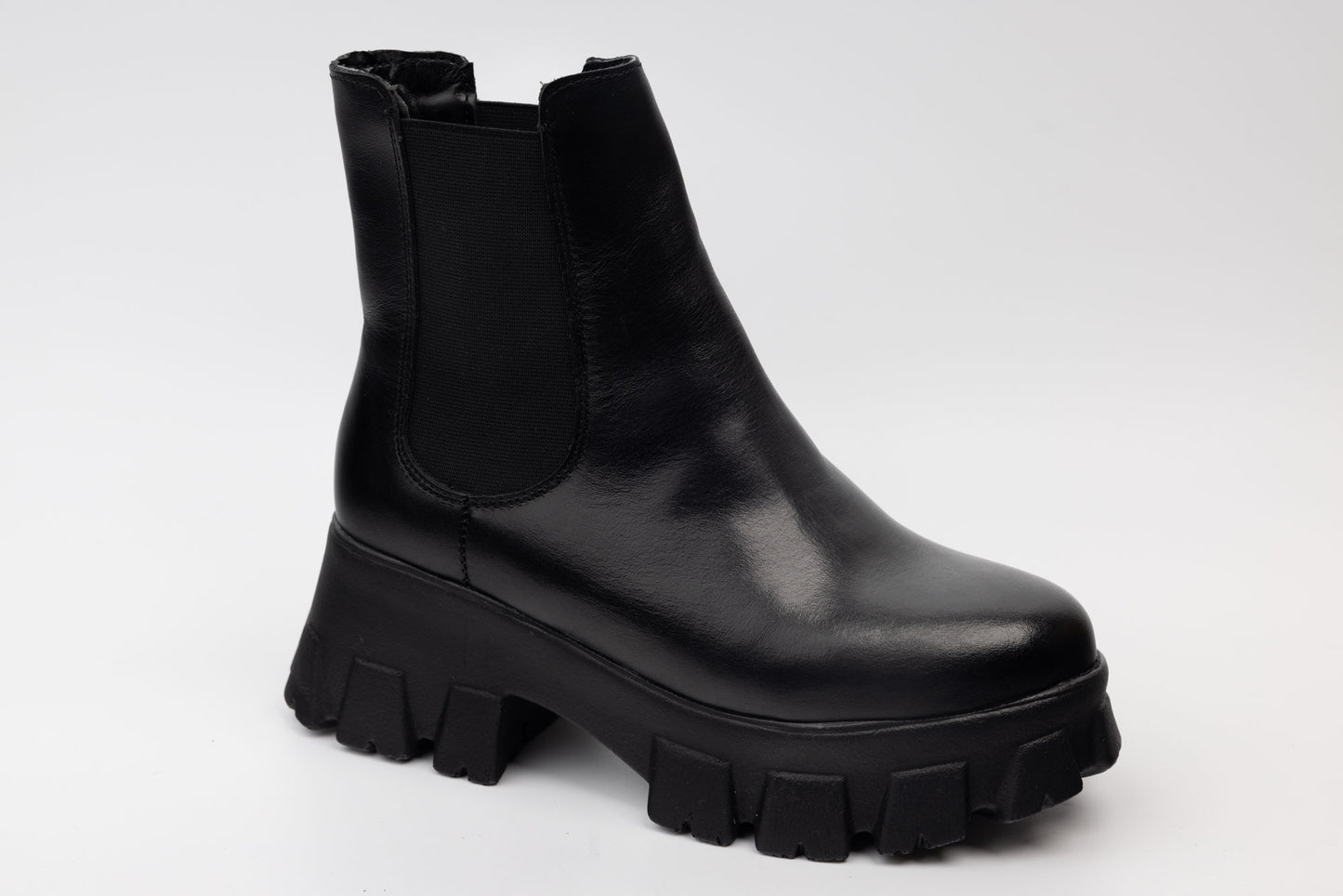 Women's casual boots made of natural leather PERLA