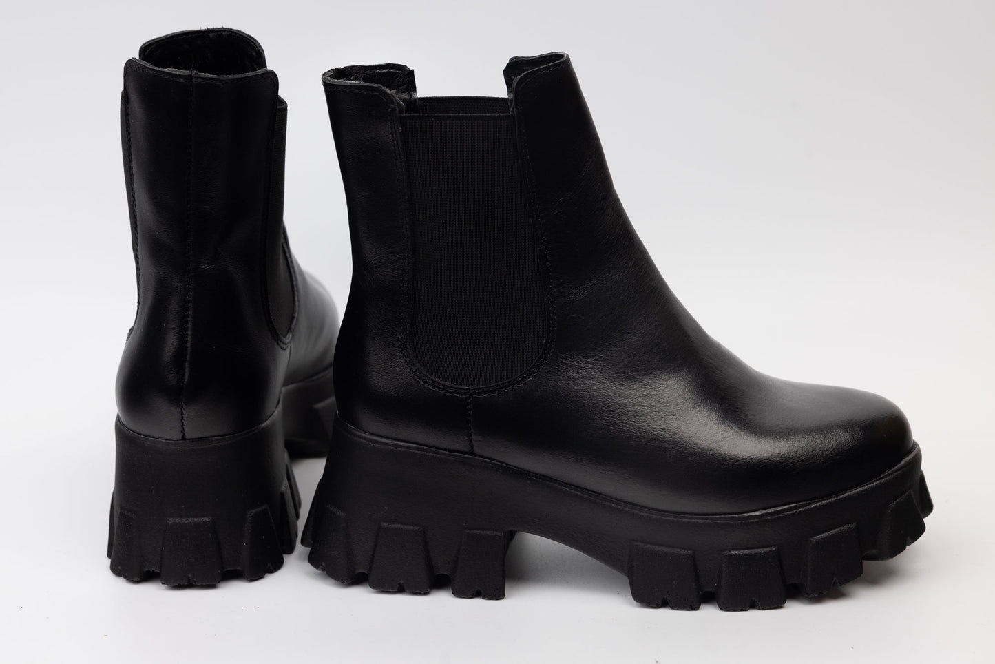 Women's casual boots made of natural leather PERLA