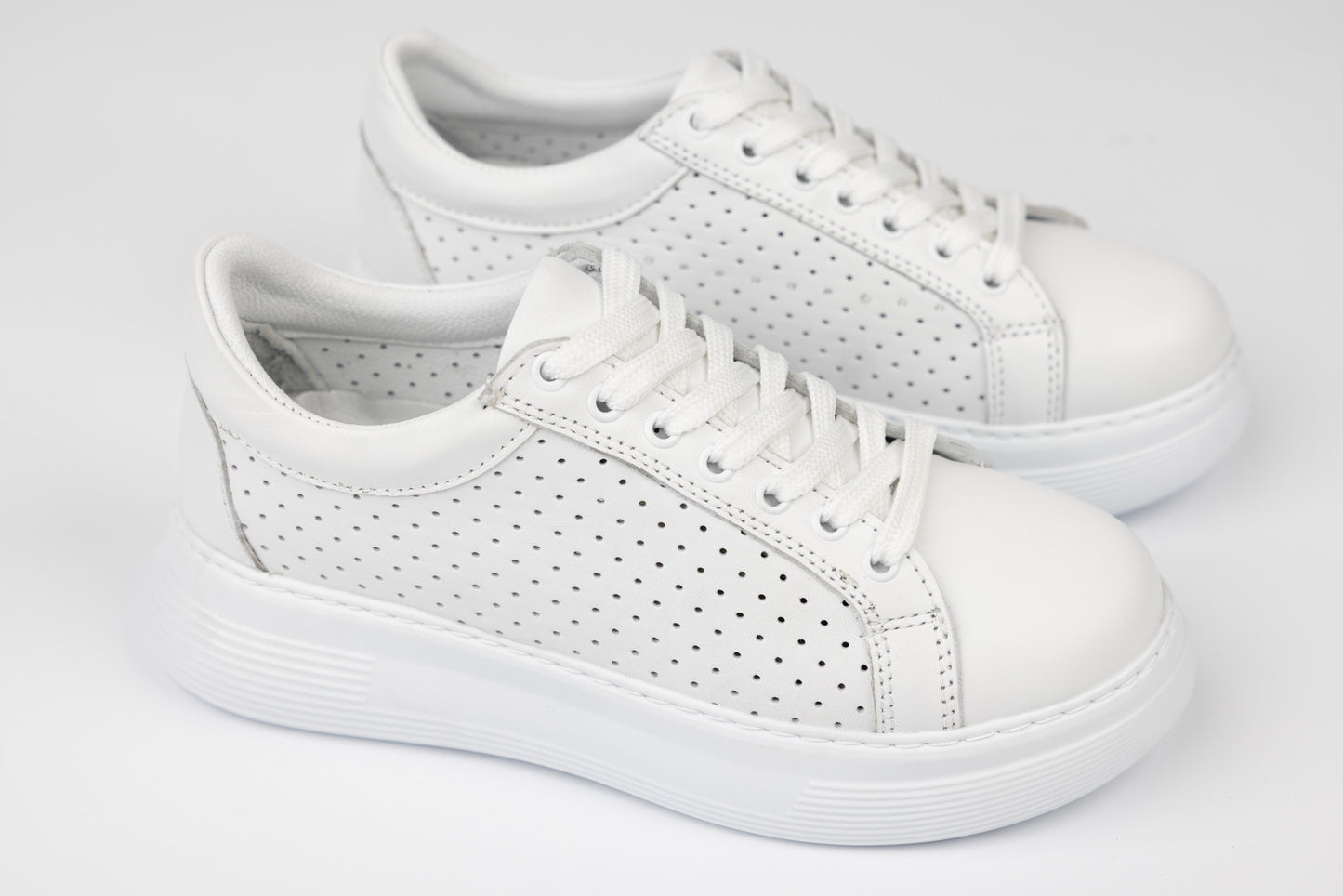 Pantofi casual sport ANNA VIOTI 16-451 Alb perf