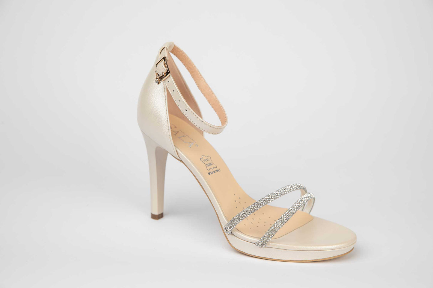 Elegant women's sandals made of genuine leather SALA 20325 ivory