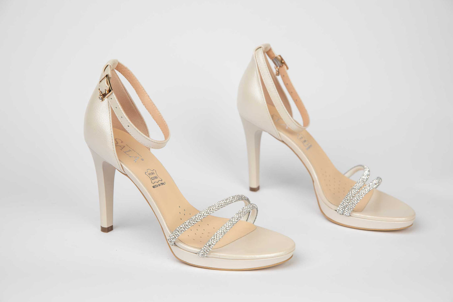 Elegant women's sandals made of genuine leather SALA 20325 ivory