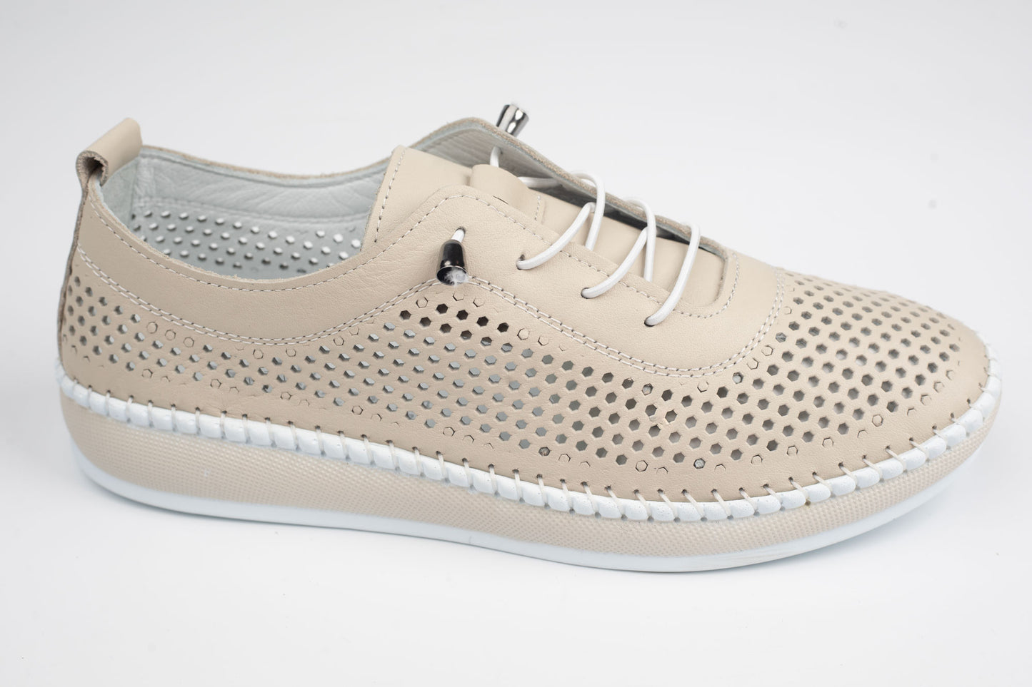 Pantofi damă piele naturală perforată Johan 7000 Bej