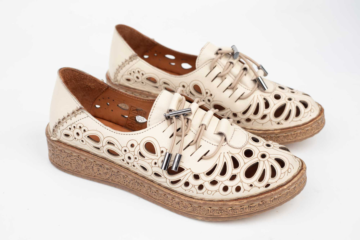 Perforated genuine leather shoes DOGATI 7154 Beige