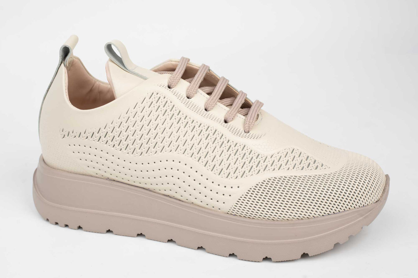 Women's shoes made of natural leather with perforation PERLA 3298 Beige