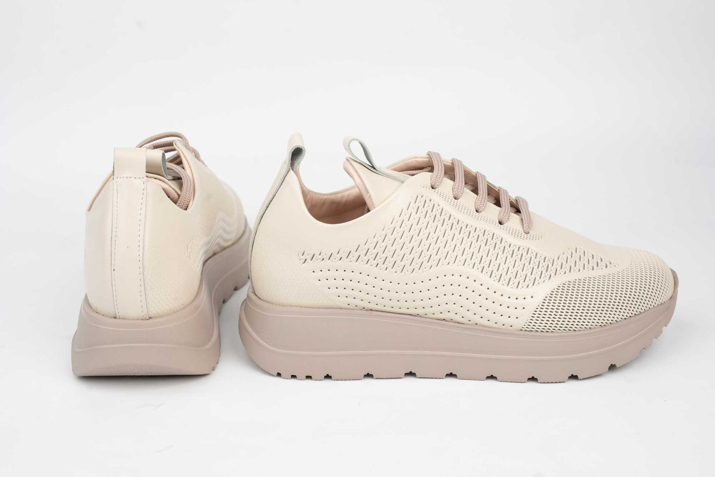 Women's shoes made of natural leather with perforation PERLA 3298 Beige