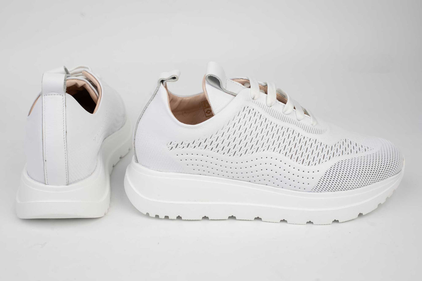 Women's shoes made of natural leather with perforation PERLA 3298 White