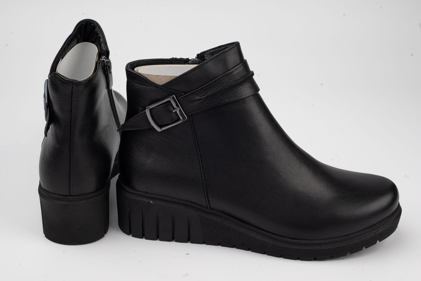 Women's boots made of genuine leather ANNA VIOTI 19016 N box