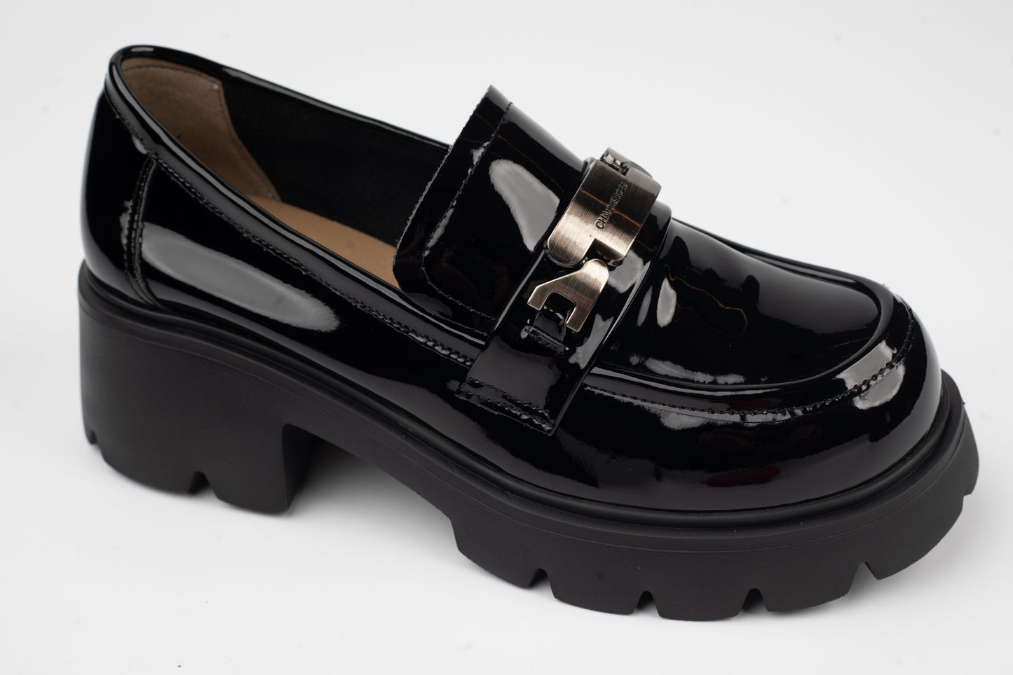 Women's shoes made of natural patent leather BETINA 51365 N lacquer