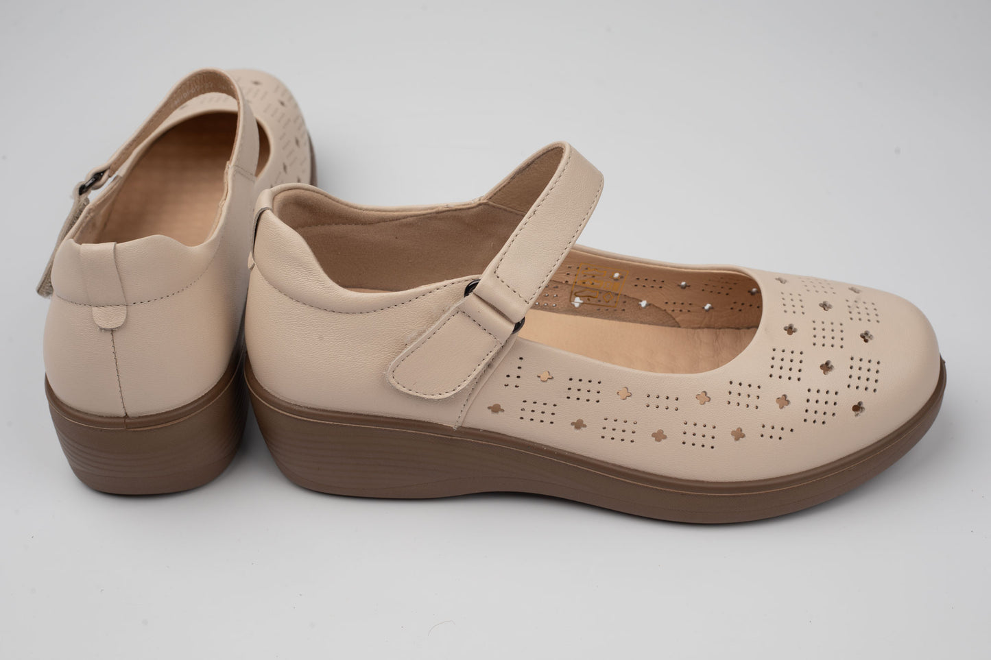 Pantofi damă piele naturală BETINA 50907 Bej perforat