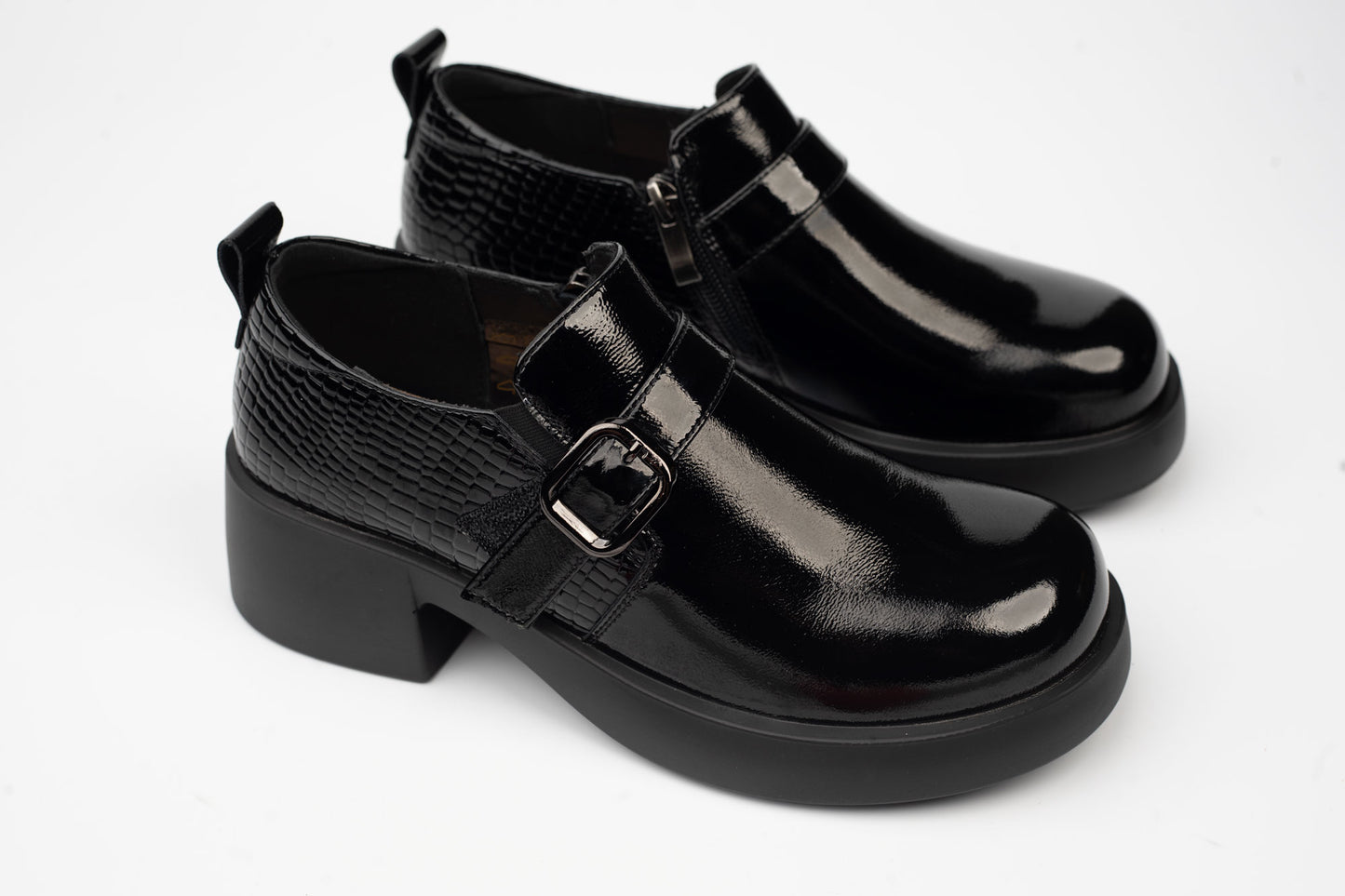 Women's shoes made of genuine leather BETINA 6310 N lacquer