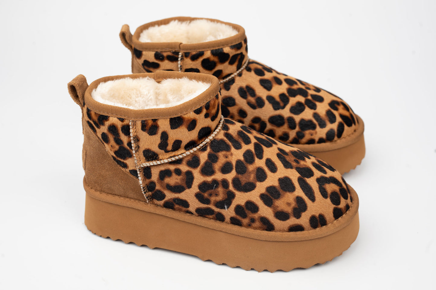 Women's boots made of genuine suede leather ANNA VIOTI 113 Mini Leopard vel