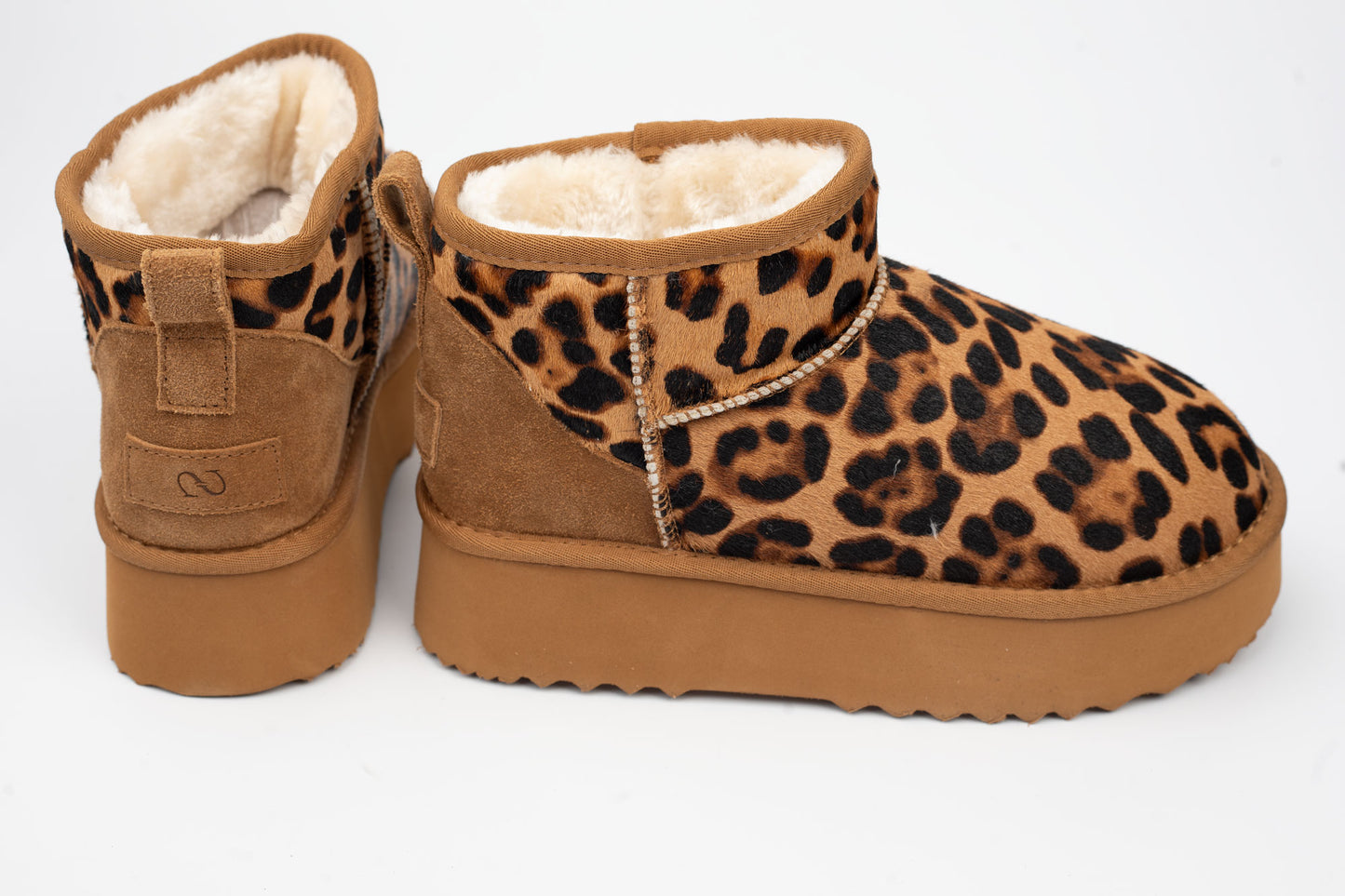 Women's boots made of genuine suede leather ANNA VIOTI 113 Mini Leopard vel