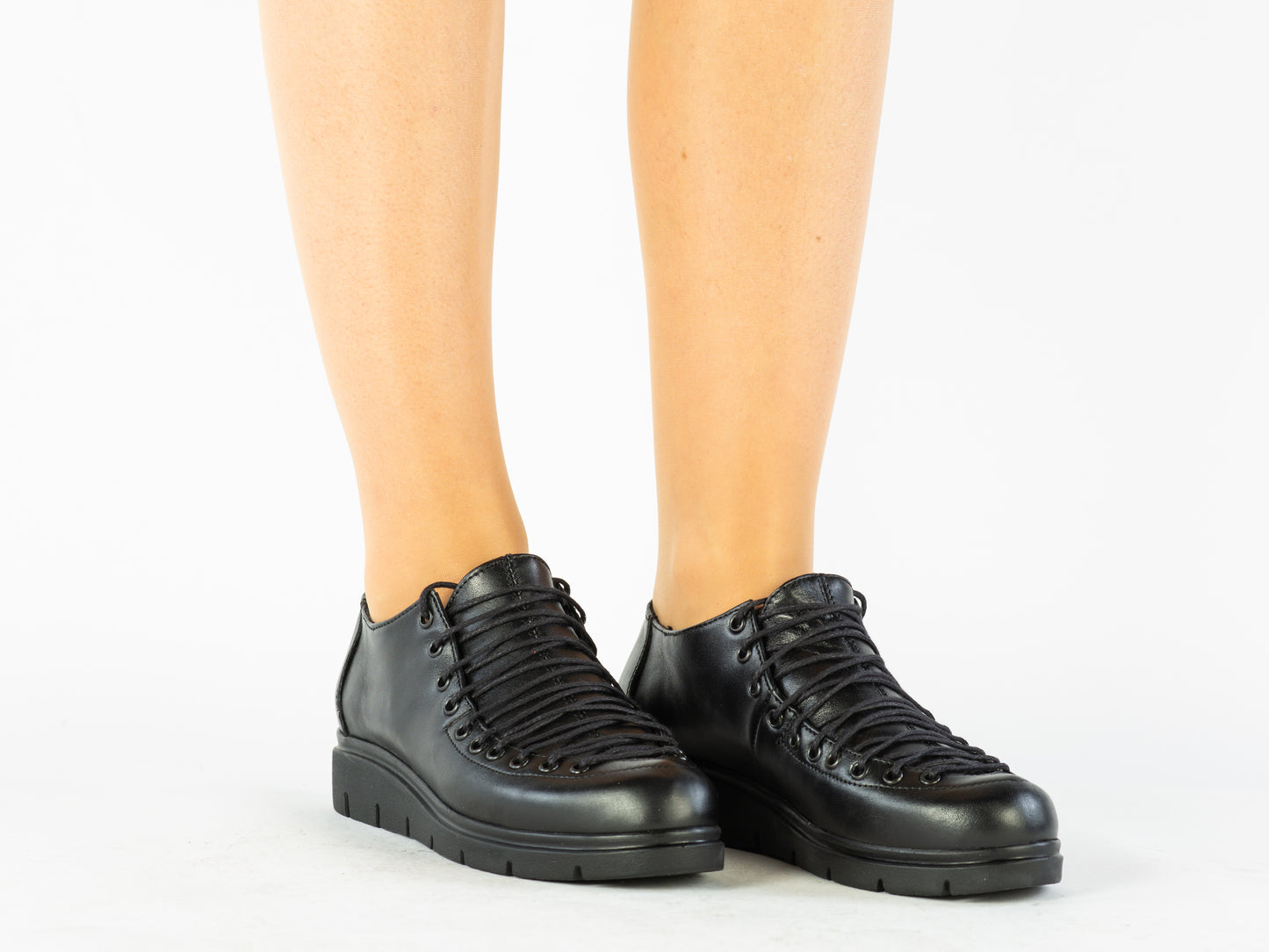 Women's casual shoes made of genuine leather LARISA Anto 02 black box