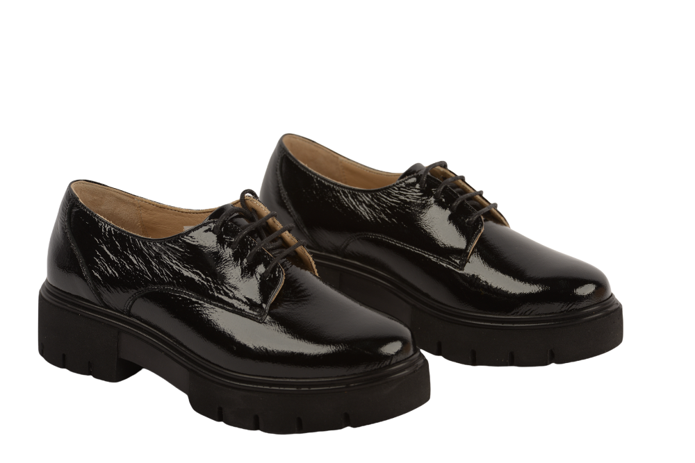 Women's casual shoes, natural leather, Diana, black lacquer