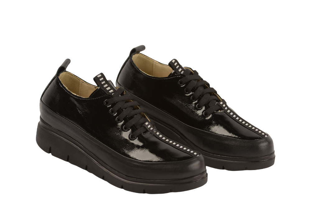 Women's casual shoes natural leather PERLA D906-1 black lacquer box